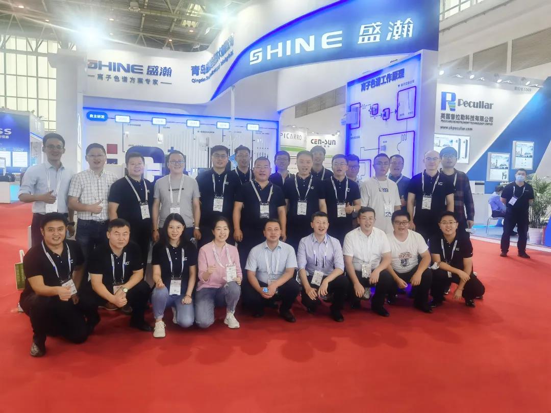 HAPPY8开心8展聚合影