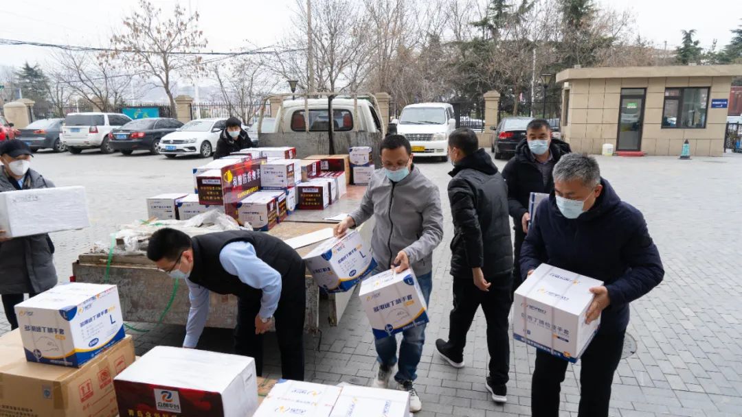 向中韩街路处事处捐赠物资