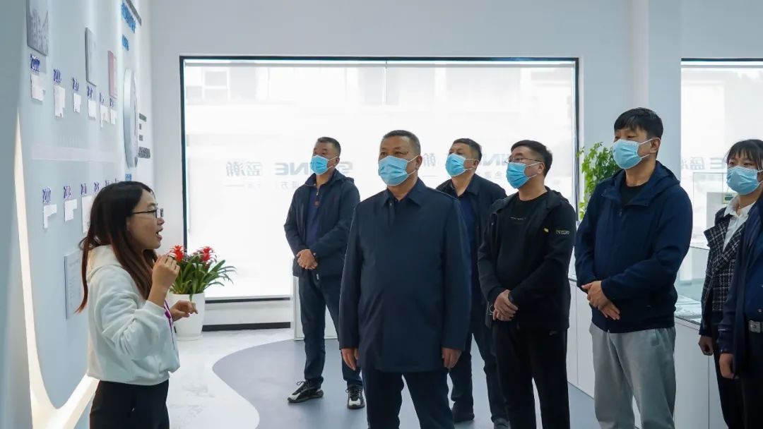 崂山区朱家洼社区书记朱光恩一行参观视察HAPPY8开心8色谱